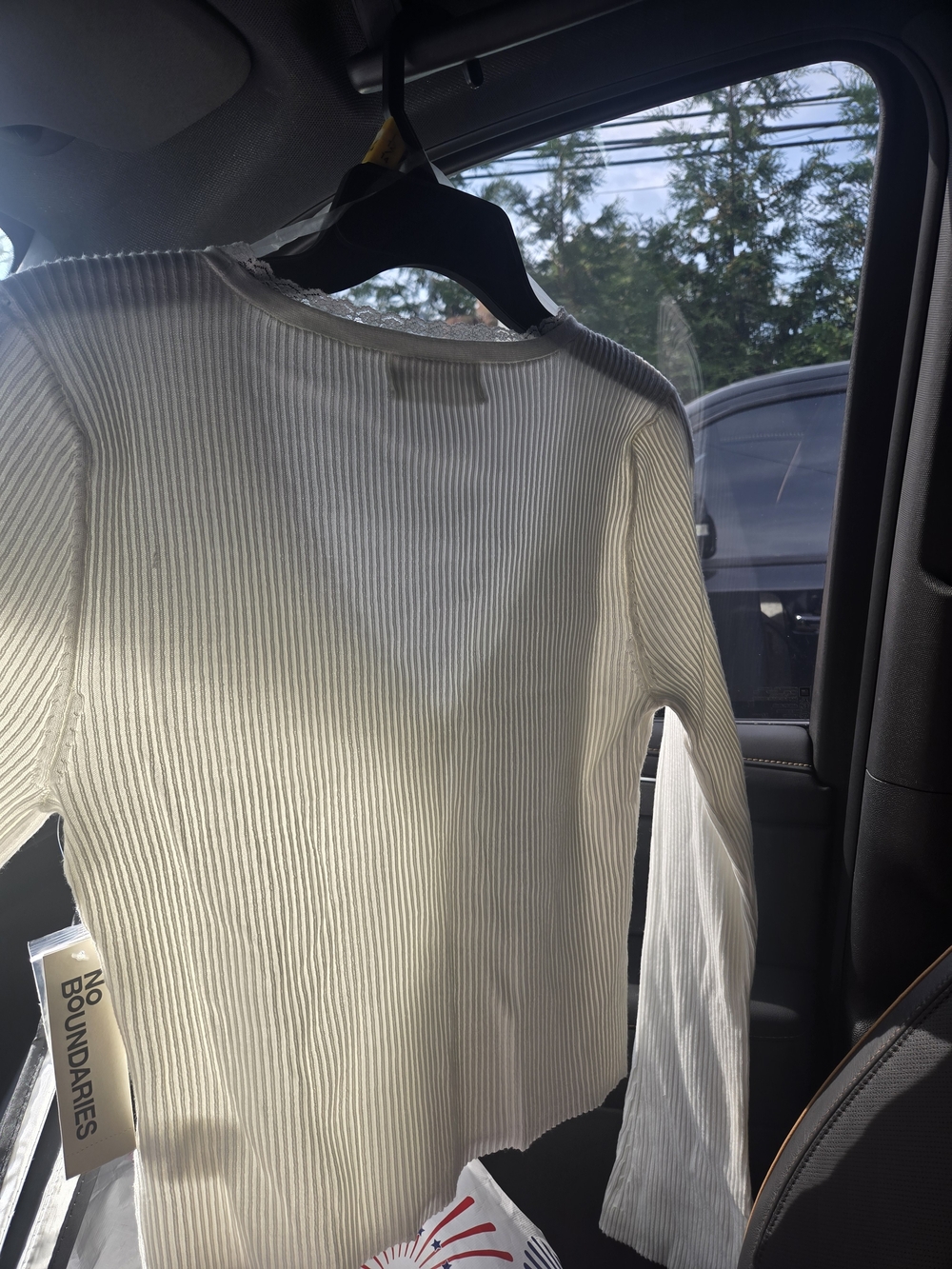 No Boundaries Cream Ribbed Button-Front V-Neck Top - Picture 3 of 4